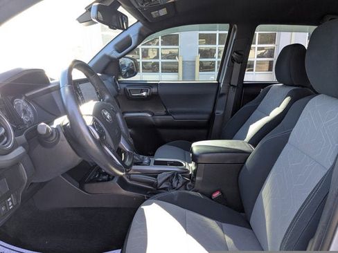 Used 2021 Toyota Tacoma TRD Off-Road image 16