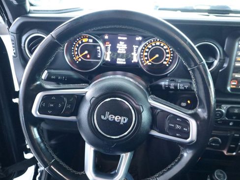 Used 2019 Jeep Wrangler Unlimited Sahara AWD/4WD image 21