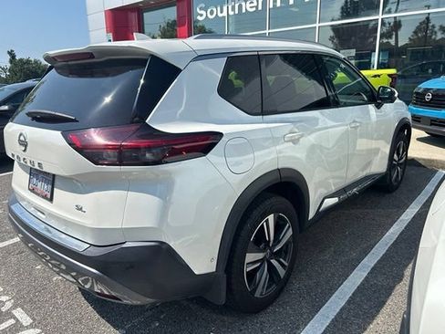 Used 2022 Nissan Rogue SL w/ SL Premium Package FWD image 9