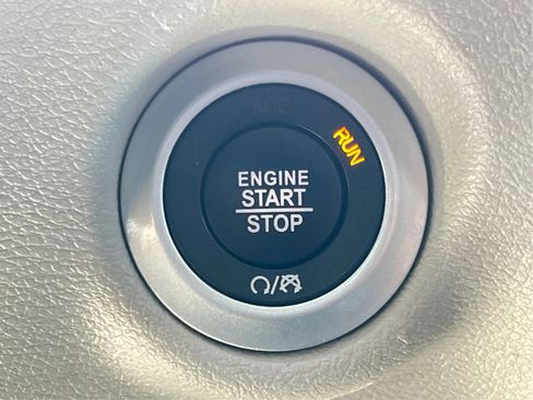 Used 2023 Chrysler Voyager LX FWD image 38