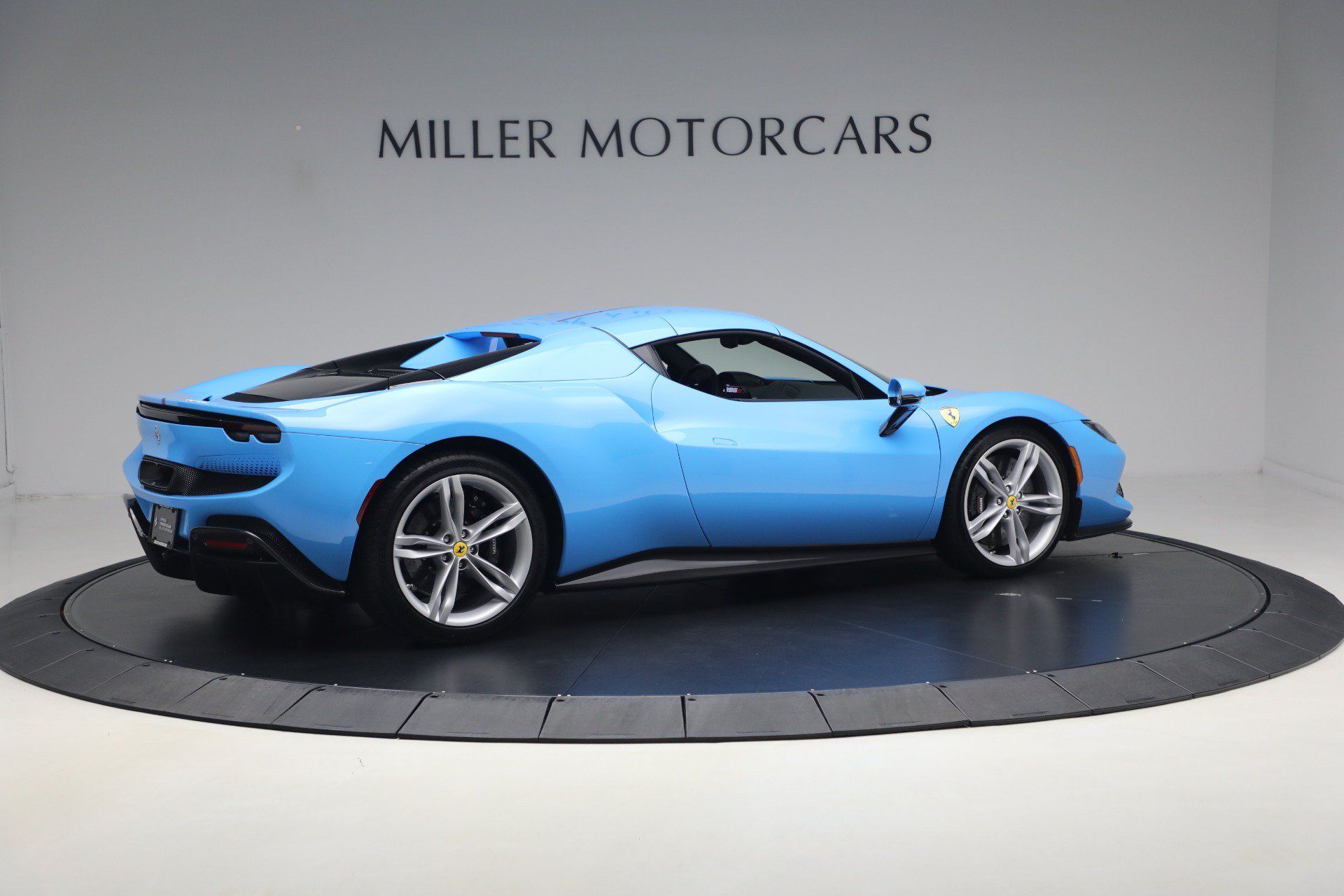 Certified 2025 Ferrari 296 GTS RWD image 39