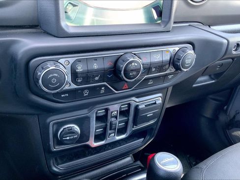 Used 2023 Jeep Gladiator Sport AWD/4WD image 16