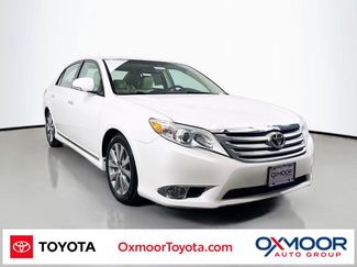 Used 2011 Toyota Avalon Limited image 1