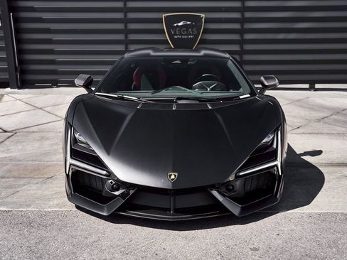 Used 2025 Lamborghini Revuelto image 25