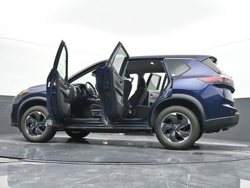Used 2025 Nissan Rogue SV image 51