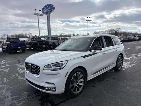 Used 2023 Lincoln Aviator Grand Touring w/ Equipment Group 301A image 4
