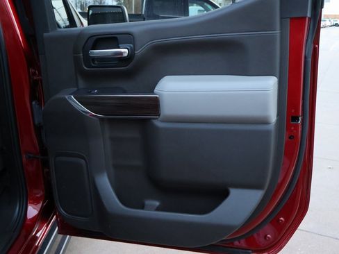 Used 2021 Chevrolet Silverado 1500 LT Trail Boss w/ Convenience Package II image 16