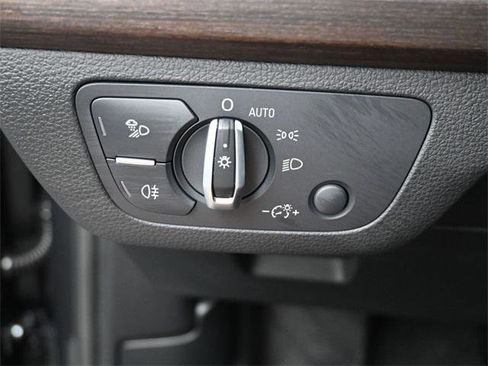 Used 2025 Audi Q5 2.0T Premium image 14