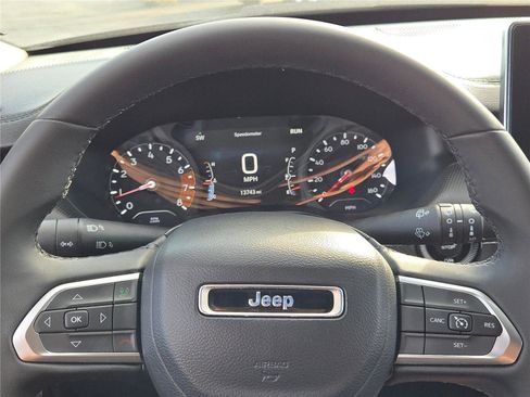 Certified 2024 Jeep Compass Latitude w/ Altitude Special Edition image 33