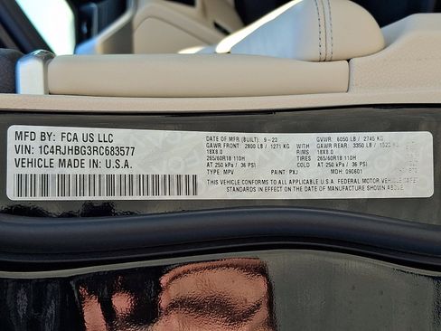 Certified 2024 Jeep Grand Cherokee Limited w/ Luxury Tech Group II AWD/4WD image 29