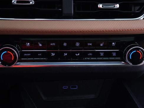 New 2026 Chevrolet Equinox ACTIV w/ Convenience Package III image 29