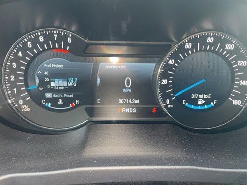 Used 2018 Ford Explorer Platinum image 11