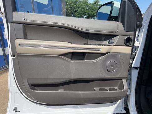 Used 2019 Ford Expedition XLT w/ Equipment Group 202A RWD image 23