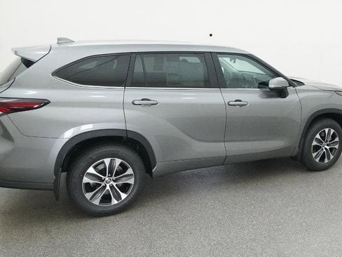 New 2026 Toyota Highlander XLE image 10