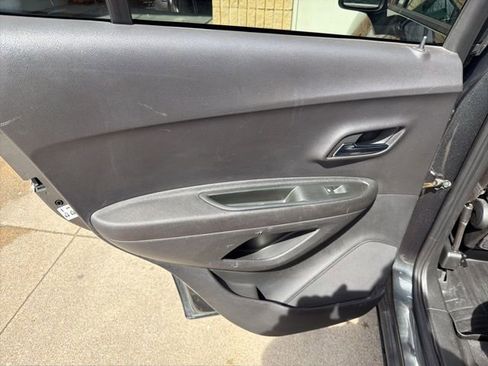 Used 2020 Chevrolet Trax LS w/ Tint and Cruise Package image 17