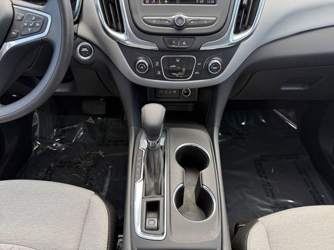 Used 2023 Chevrolet Equinox LS FWD image 11