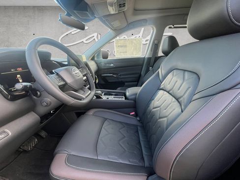 New 2026 Nissan Pathfinder Platinum FWD image 20