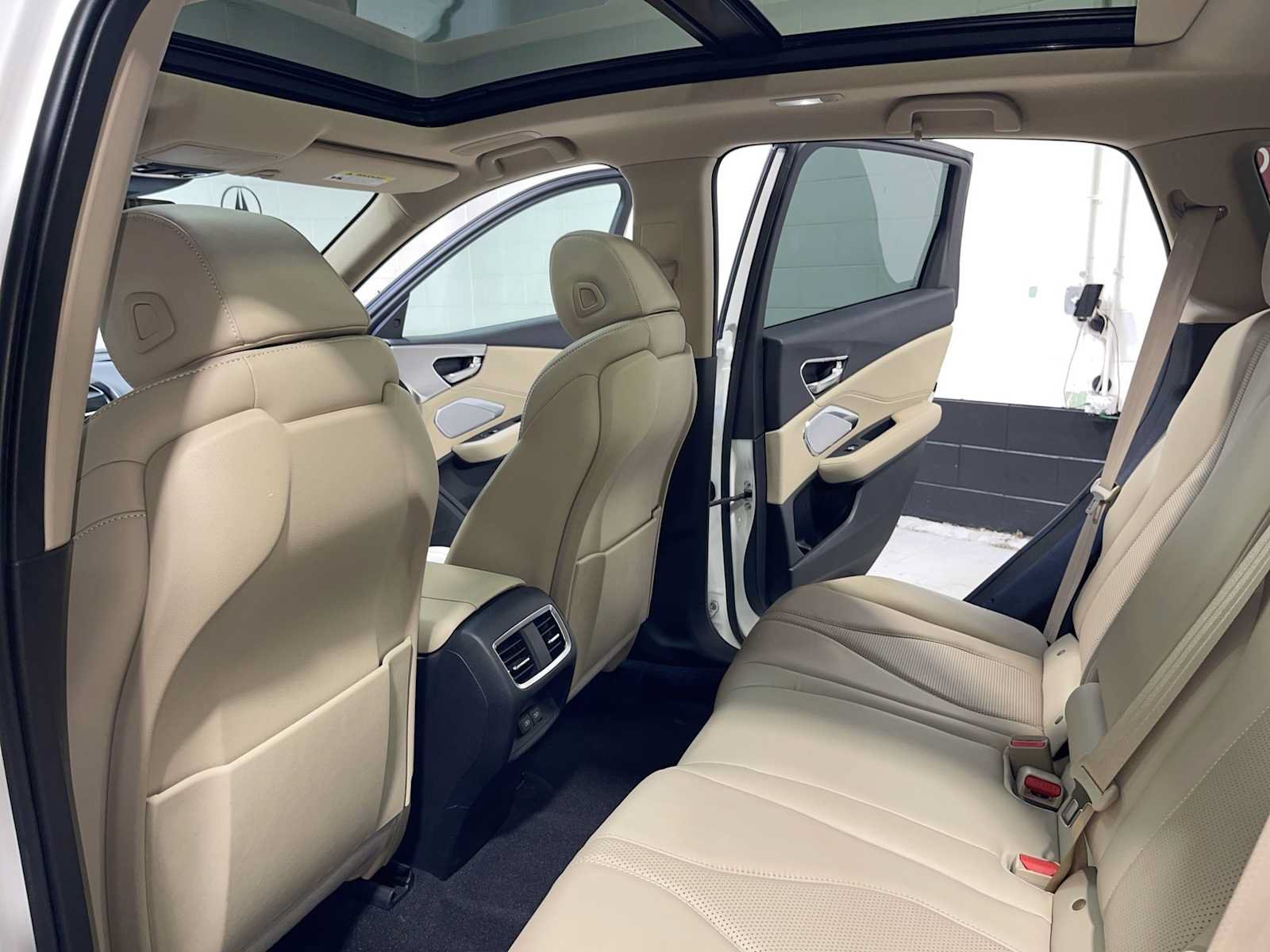 Used 2019 Acura RDX w/ Technology Package AWD/4WD image 12