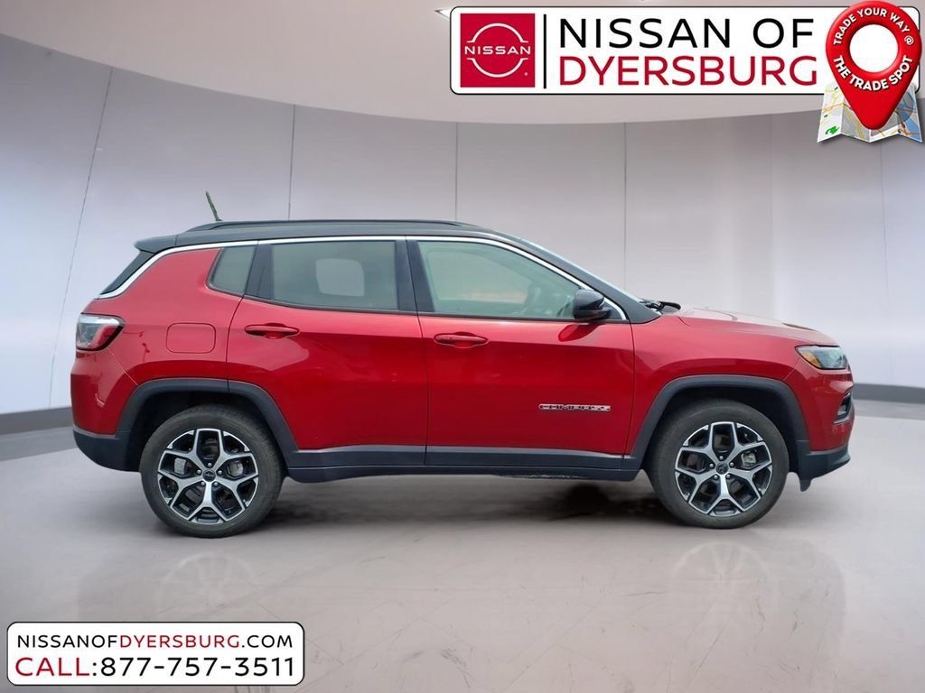 Used 2025 Jeep Compass Limited AWD/4WD image 2
