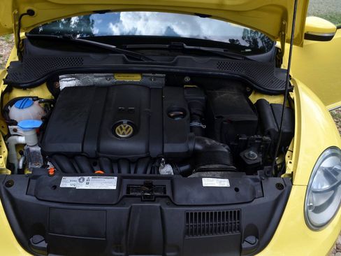Used 2012 Volkswagen Beetle 2.5 FWD image 14