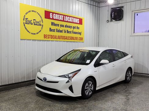 Used 2016 Toyota Prius Three Touring image 1