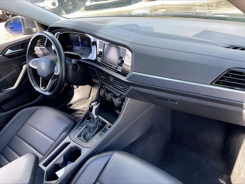 Used 2024 Volkswagen Jetta SE image 13