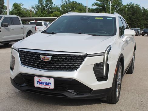 Used 2024 Cadillac XT4 Premium Luxury AWD/4WD image 5