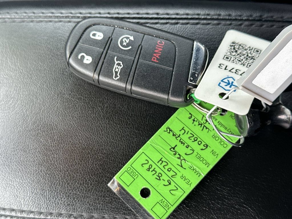 Used 2024 Jeep Compass Latitude AWD/4WD image 22