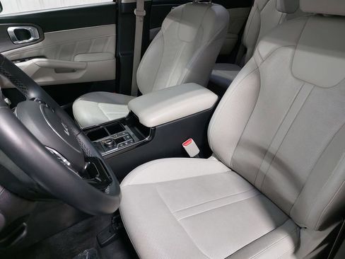 Used 2024 Kia Sorento SX image 17