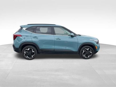 Certified 2025 Kia Seltos EX AWD/4WD image 8