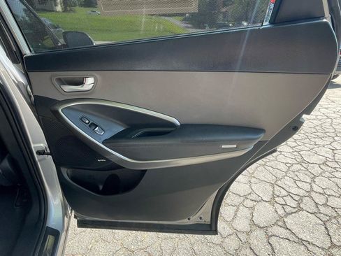 Used 2017 Hyundai Santa Fe AWD image 25