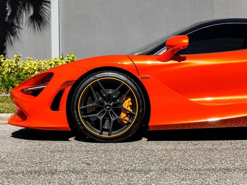 Used 2024 McLaren 750S image 4