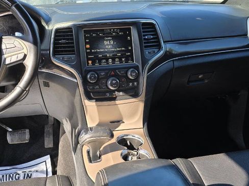 Used 2014 Jeep Grand Cherokee Overland image 17