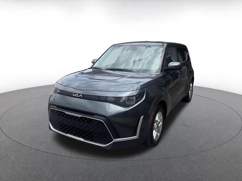 Used 2025 Kia Soul LX w/ LX Technology Package FWD image 6