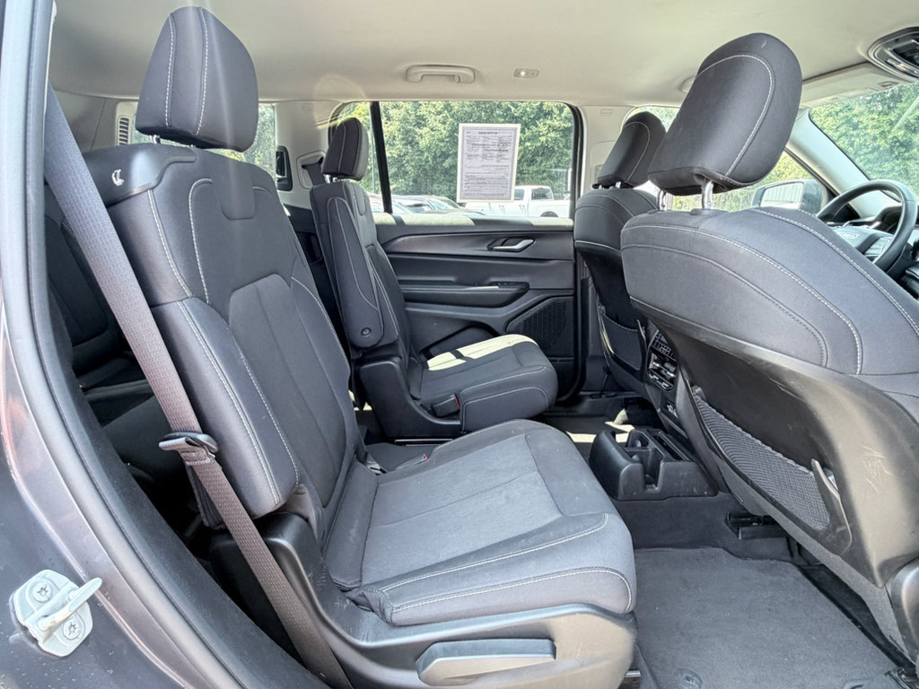Used 2023 Jeep Grand Cherokee L Laredo RWD image 24