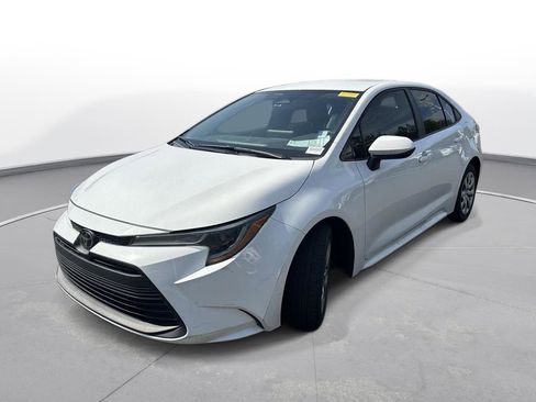 Certified 2024 Toyota Corolla LE FWD image 2