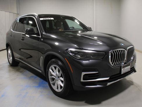 Used 2023 BMW X5 xDrive40i w/ Premium Package image 3