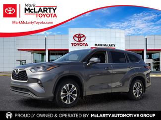 Used 2025 Toyota Highlander AWD 360° Tour