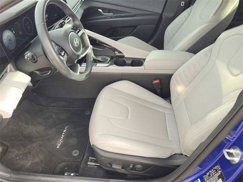 Used 2024 Hyundai Elantra Limited image 13