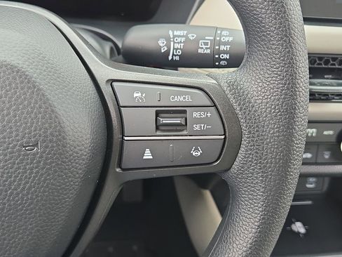 Certified 2026 Honda HR-V LX image 27