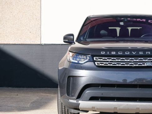 Used 2019 Land Rover Discovery HSE image 3