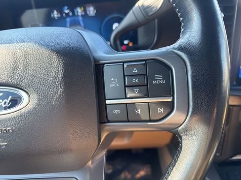 Used 2023 Ford F250 Lariat w/ Chrome Package image 16