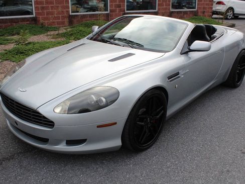 Used 2006 Aston Martin DB9 Volante RWD image 2