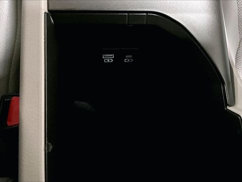 Used 2022 Toyota Camry XSE image 32