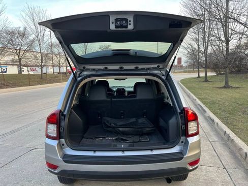 Used 2017 Jeep Compass Latitude image 34