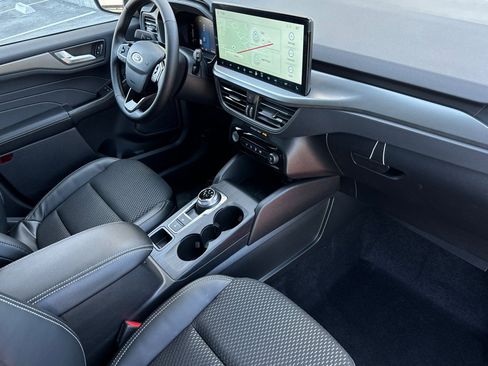 New 2025 Ford Escape SE image 16