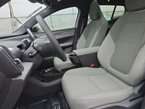 New 2025 Volvo EX30 Plus w/ Protection Package Premier AWD/4WD image 23