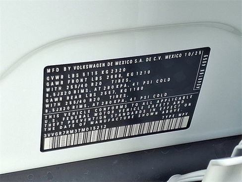 New 2026 Volkswagen Tiguan SE R-Line image 11