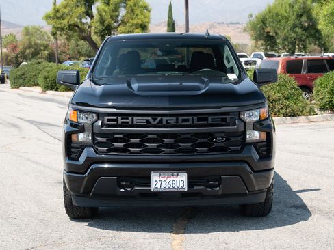 Used 2023 Chevrolet Silverado 1500 Custom image 2