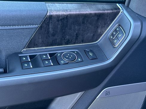 New 2026 Ford F250 Lariat w/ Lariat Premium Package image 11